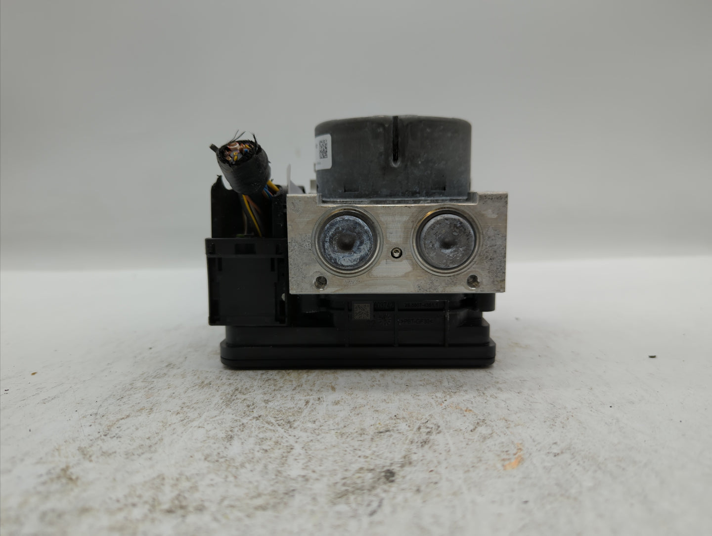 2017-2018 Lincoln Mkc ABS Pump Control Module Replacement P/N:GJ7C-2C405-AD GJ7C-2C405-AE Fits Fits 2017 2018 OEM Used Auto 