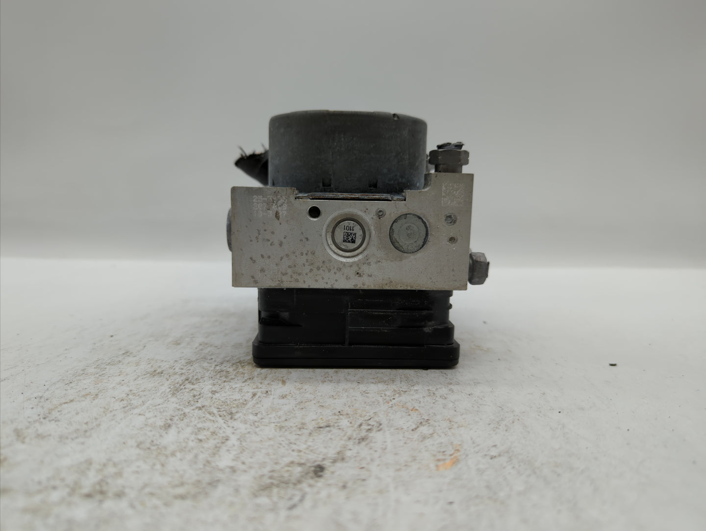 2017-2018 Lincoln Mkc ABS Pump Control Module Replacement P/N:GJ7C-2C405-AD GJ7C-2C405-AE Fits Fits 2017 2018 OEM Used Auto 