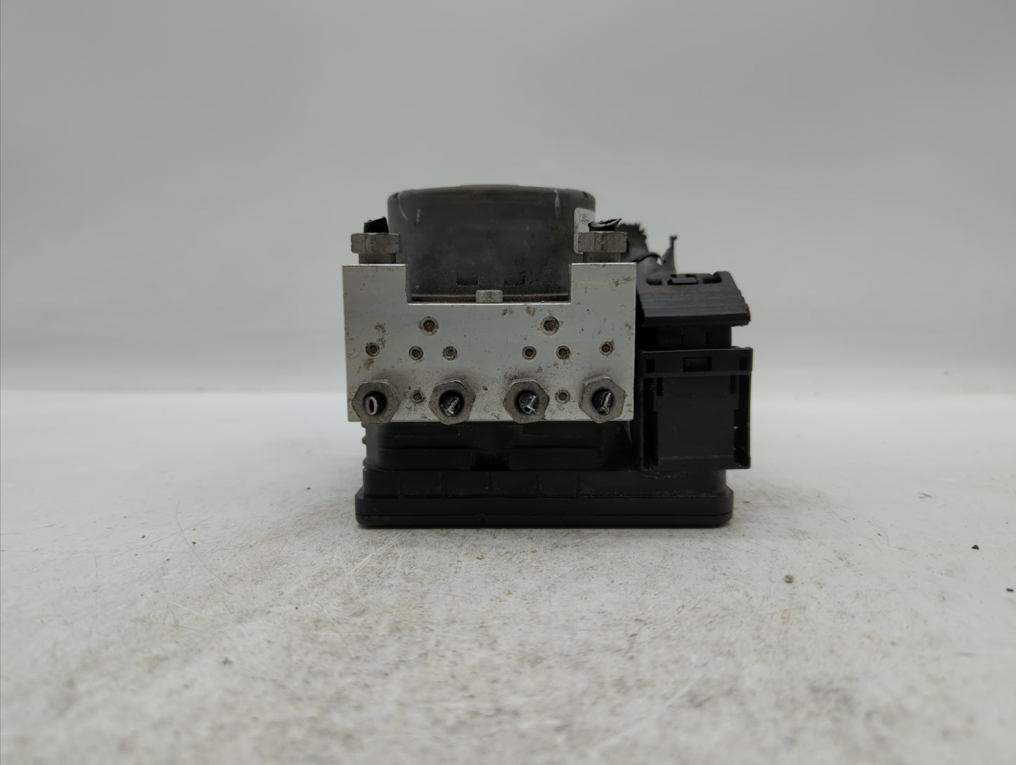2017 Lincoln Mkc ABS Pump Control Module Replacement P/N:GJ7C-2C405-AD Fits OEM Used Auto Parts - Oemusedautoparts1.com