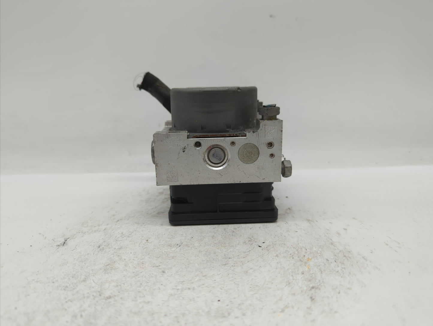 2017-2018 Lincoln Mkc ABS Pump Control Module Replacement P/N:GJ7C-2C405-AD GJ7C-2C405-AE Fits Fits 2017 2018 OEM Used Auto 