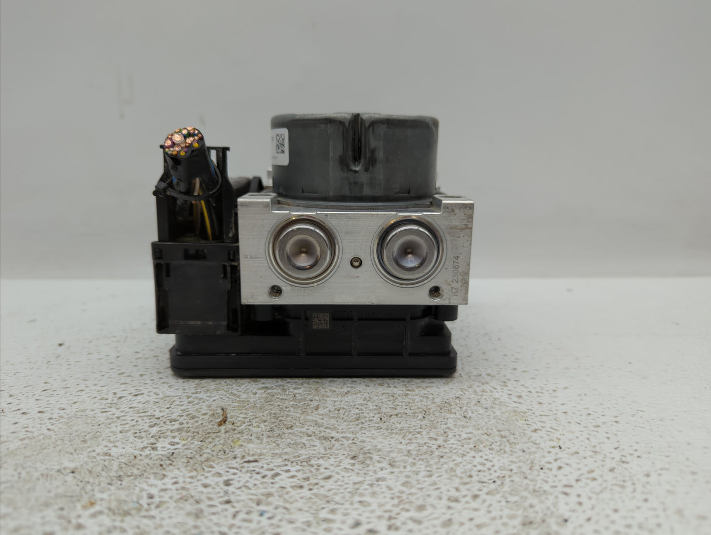 2017-2018 Lincoln Mkc ABS Pump Control Module Replacement P/N:GJ7C-2C405-AD GJ7C-2C405-AE Fits Fits 2017 2018 OEM Used Auto 