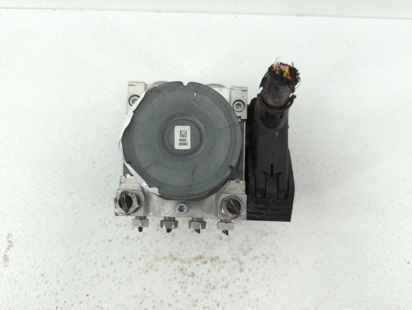 2017 Lincoln Mkc ABS Pump Control Module Replacement P/N:GJ7C-2C405-AD Fits OEM Used Auto Parts - Oemusedautoparts1.com