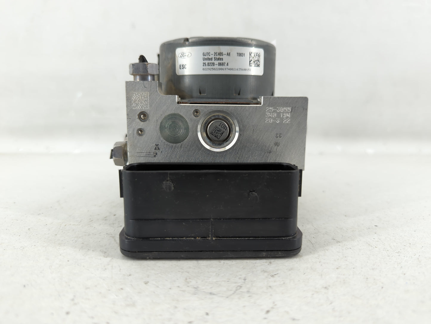 2017-2018 Lincoln Mkc ABS Pump Control Module Replacement P/N:GJ7C-2C405-AE Fits Fits 2017 2018 OEM Used Auto Parts - Oemuse