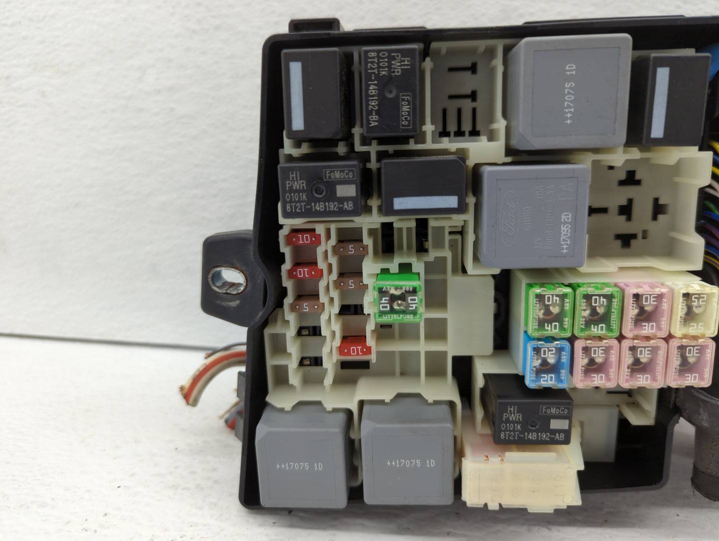 2017 Lincoln Mkc Fusebox Fuse Box Panel Relay Module P/N:AV6T-14A067-AD Fits OEM Used Auto Parts - Oemusedautoparts1.com