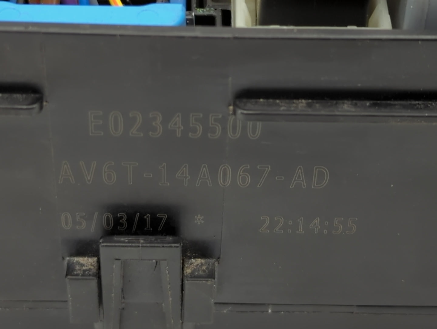 2017 Lincoln Mkc Fusebox Fuse Box Panel Relay Module P/N:AV6T-14A067-AD Fits OEM Used Auto Parts - Oemusedautoparts1.com