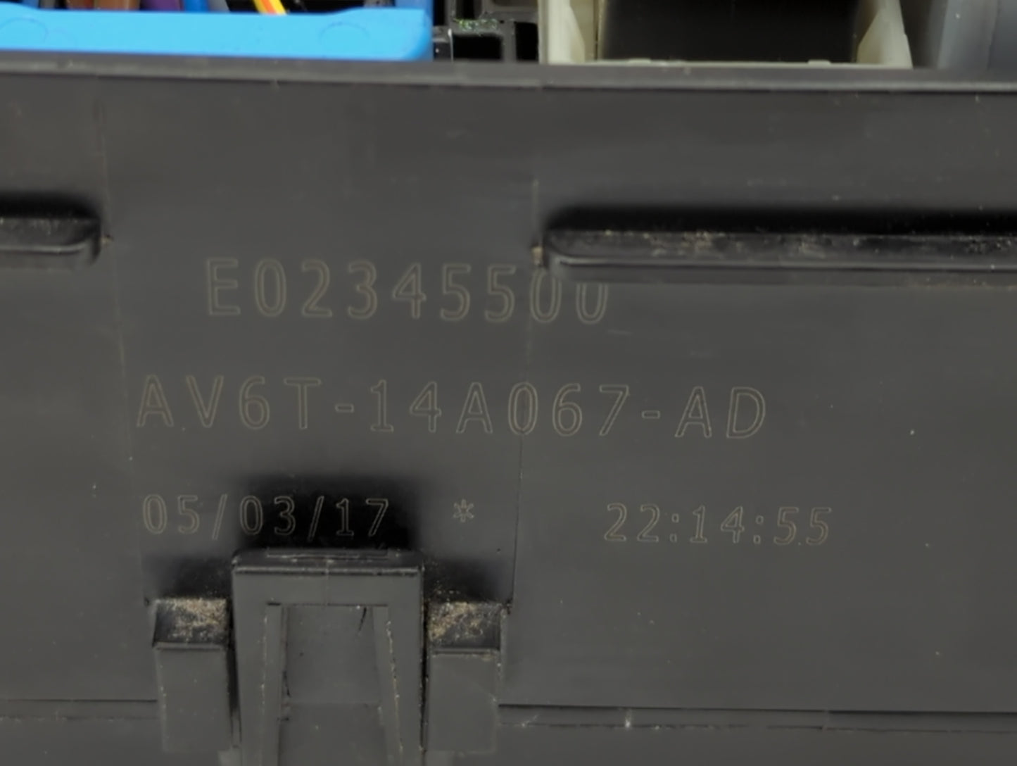 2017 Lincoln Mkc Fusebox Fuse Box Panel Relay Module P/N:AV6T-14A067-AD Fits OEM Used Auto Parts - Oemusedautoparts1.com