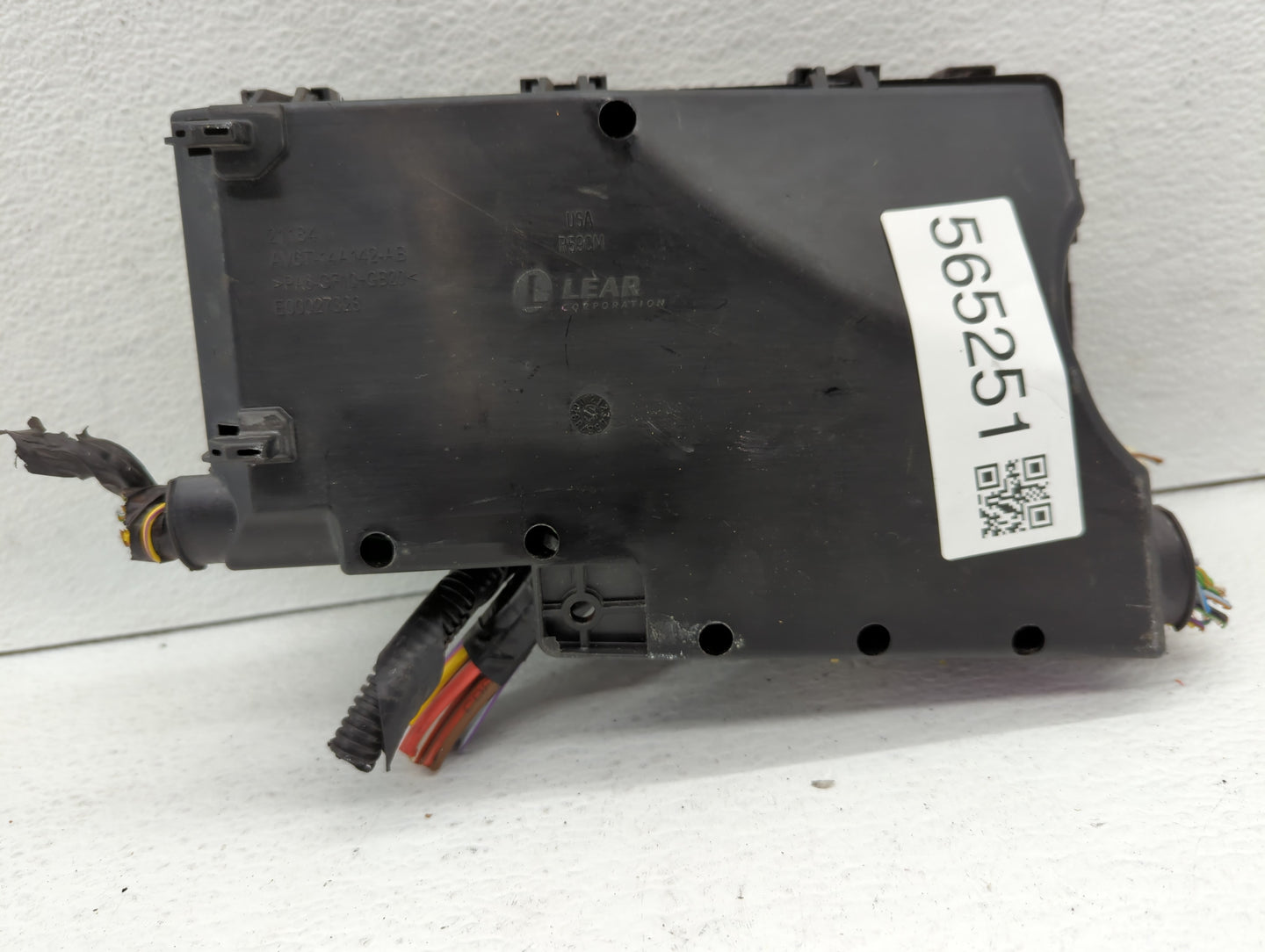 2017 Lincoln Mkc Fusebox Fuse Box Panel Relay Module P/N:AV6T-14A067-AD Fits OEM Used Auto Parts - Oemusedautoparts1.com