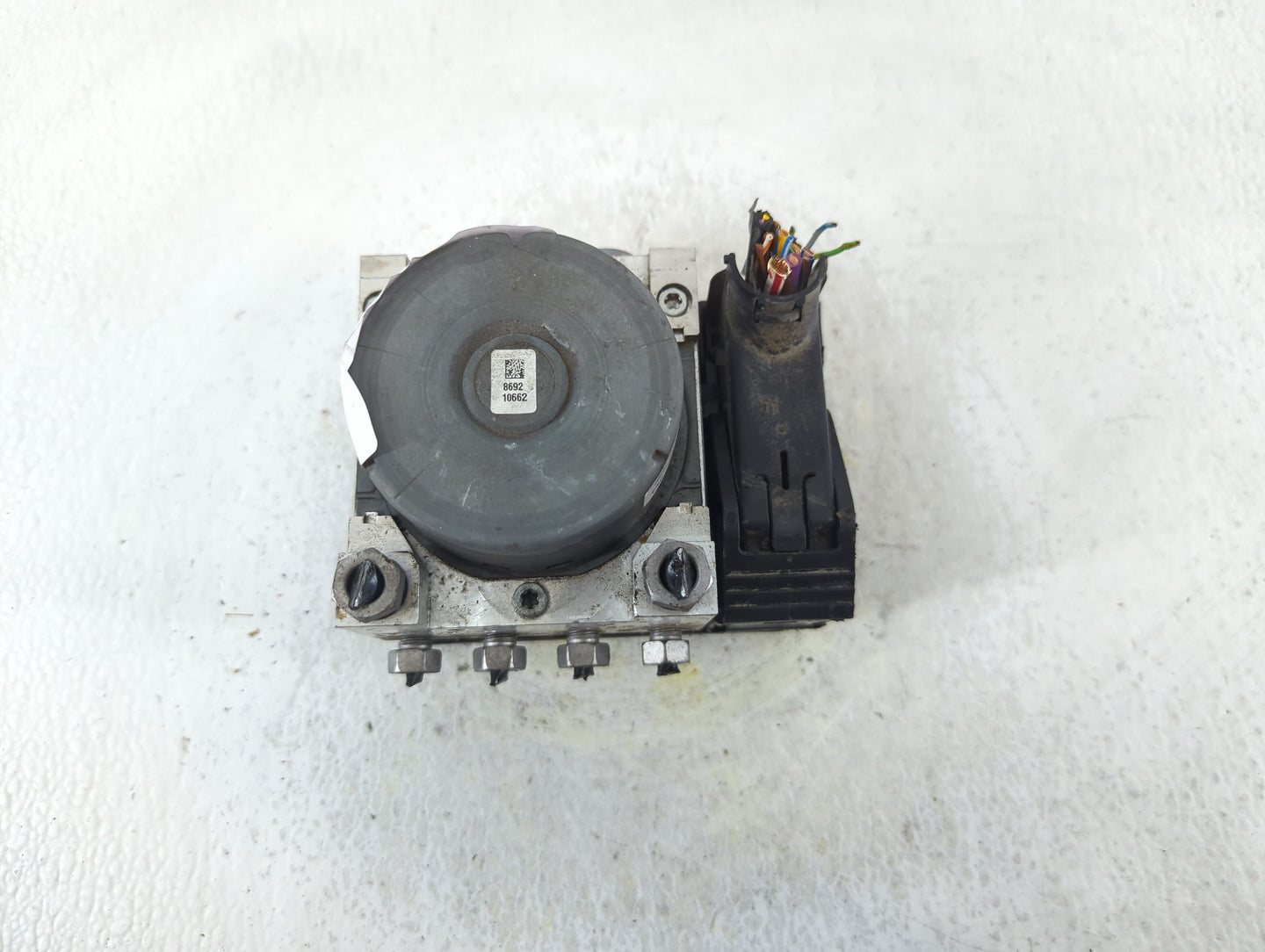 2017 Lincoln Mkc ABS Pump Control Module Replacement P/N:GJ7C-2C405-AD Fits OEM Used Auto Parts - Oemusedautoparts1.com