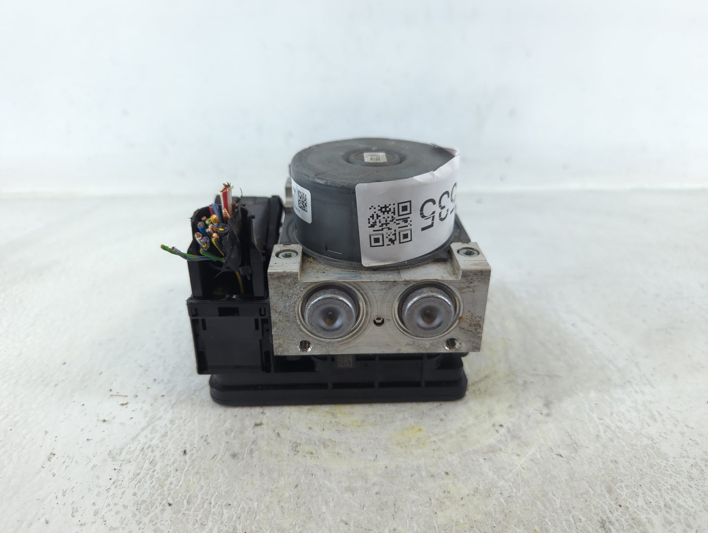 2017 Lincoln Mkc ABS Pump Control Module Replacement P/N:GJ7C-2C405-AD Fits OEM Used Auto Parts - Oemusedautoparts1.com