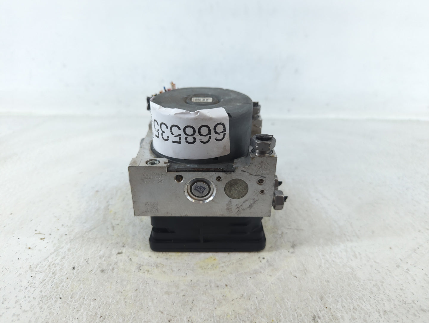 2017 Lincoln Mkc ABS Pump Control Module Replacement P/N:GJ7C-2C405-AD Fits OEM Used Auto Parts - Oemusedautoparts1.com