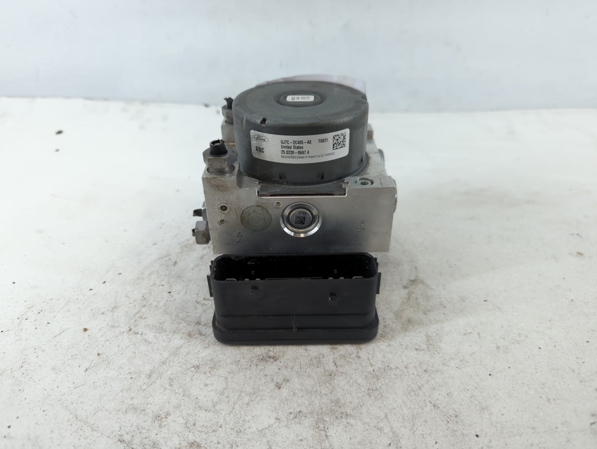 2017-2018 Lincoln Mkc Anti-Lock Brake ABS Pump Module Actuator OEM P/N:GJ7C-2C405-AE Fits Fits 2017 2018 OEM Used Auto Parts