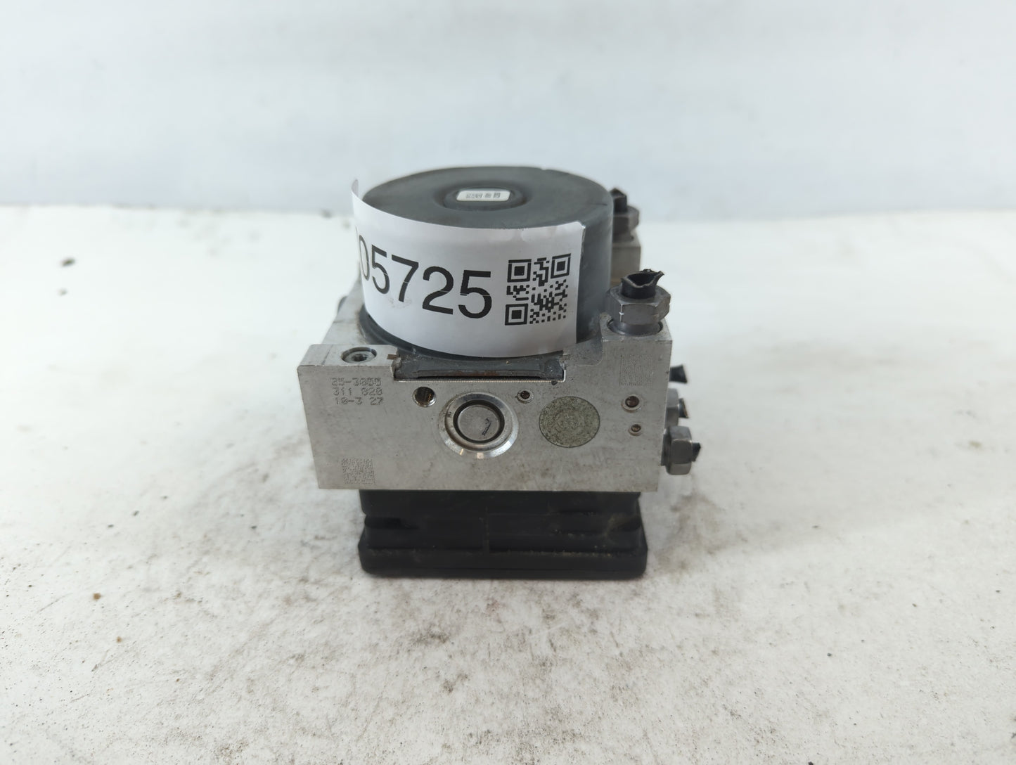 2017-2018 Lincoln Mkc ABS Pump Control Module Replacement P/N:GJ7C-2C405-AE Fits Fits 2017 2018 OEM Used Auto Parts - Oemuse