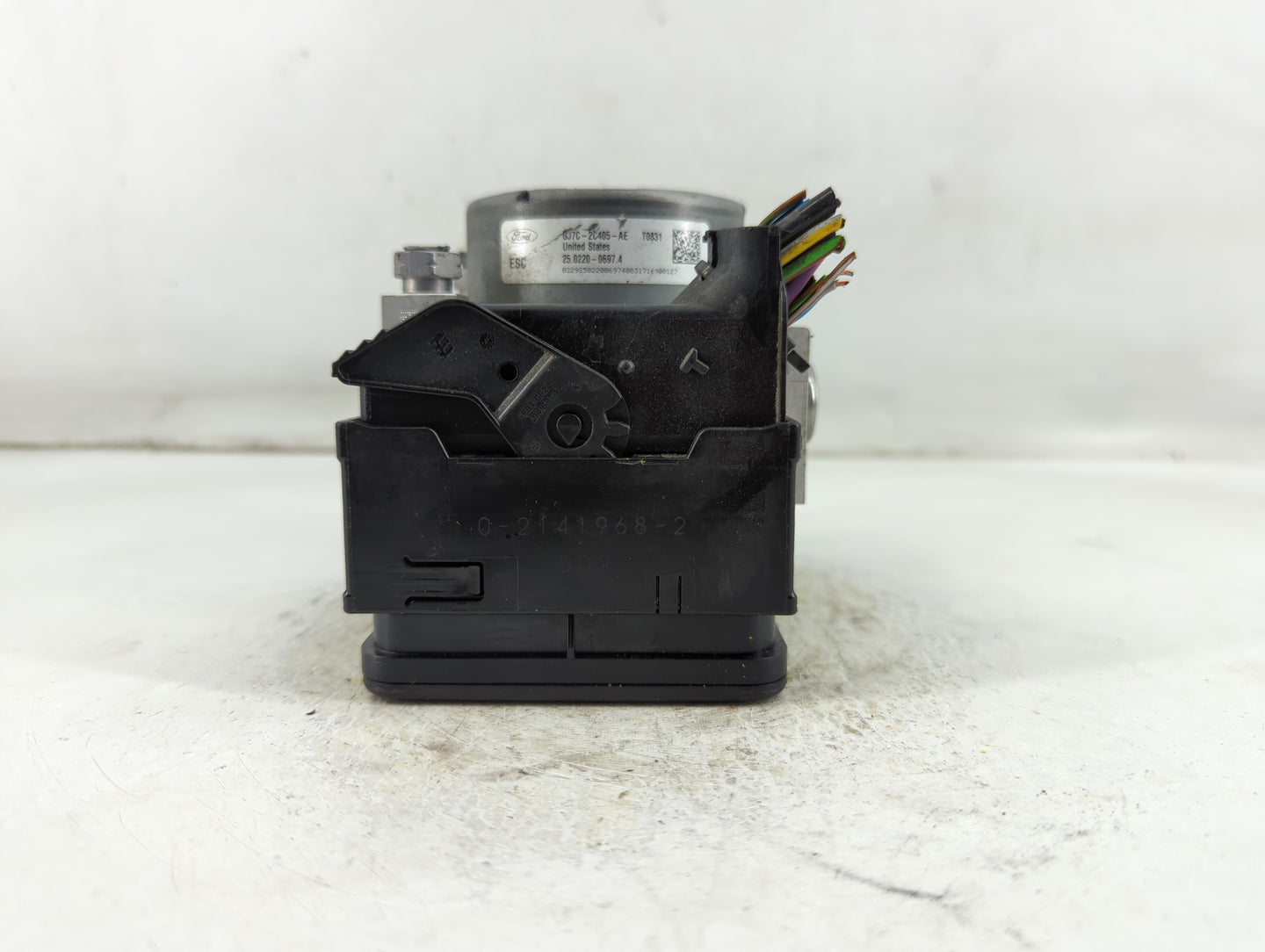 2017-2018 Lincoln Mkc ABS Pump Control Module Replacement P/N:GJ7C-2C405-AE Fits Fits 2017 2018 OEM Used Auto Parts - Oemuse