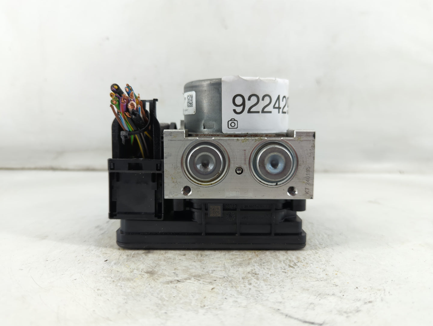 2017-2018 Lincoln Mkc ABS Pump Control Module Replacement P/N:GJ7C-2C405-AE Fits Fits 2017 2018 OEM Used Auto Parts - Oemuse