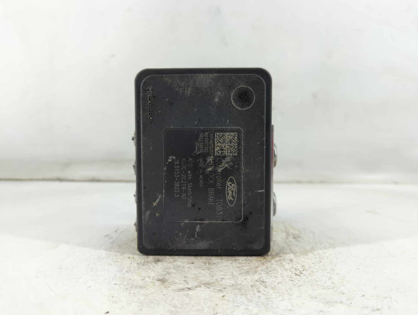 2017-2018 Lincoln Mkc ABS Pump Control Module Replacement P/N:GJ7C-2C405-AE Fits Fits 2017 2018 OEM Used Auto Parts - Oemuse