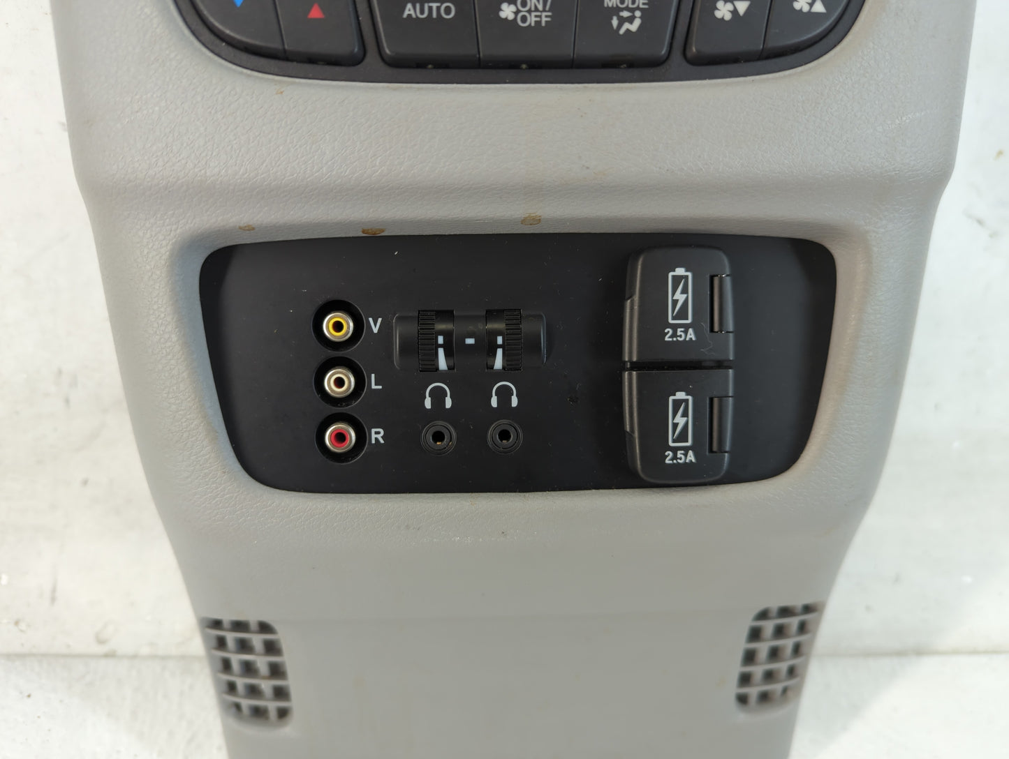 2017 Lincoln Mkx Center Console Rear AC Climate Control Switch Trim Cover1061224 - Oemusedautoparts1.com
