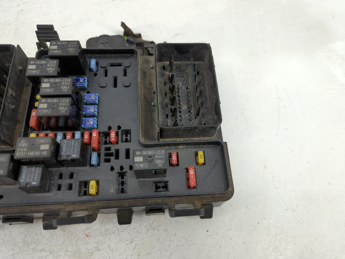 2016-2017 Lincoln Mkx Fusebox Fuse Box Panel Relay Module P/N:G2GT14A075AA Fits Fits 2015 2016 2017 2018 OEM Used Auto Parts
