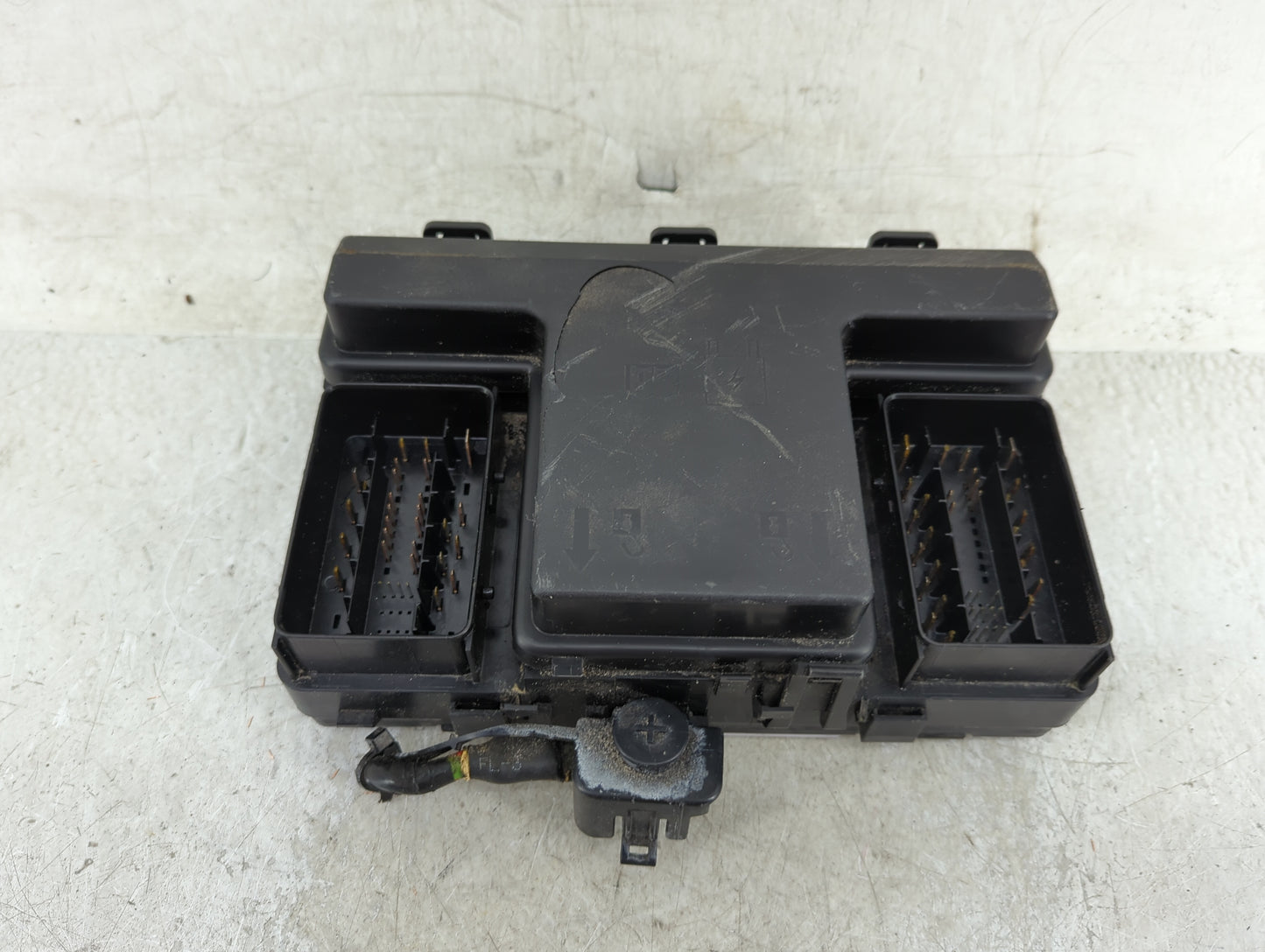 2016-2017 Lincoln Mkx Fusebox Fuse Box Panel Relay Module Fits Fits 2015 2016 2017 2018 OEM Used Auto Parts - Oemusedautopar
