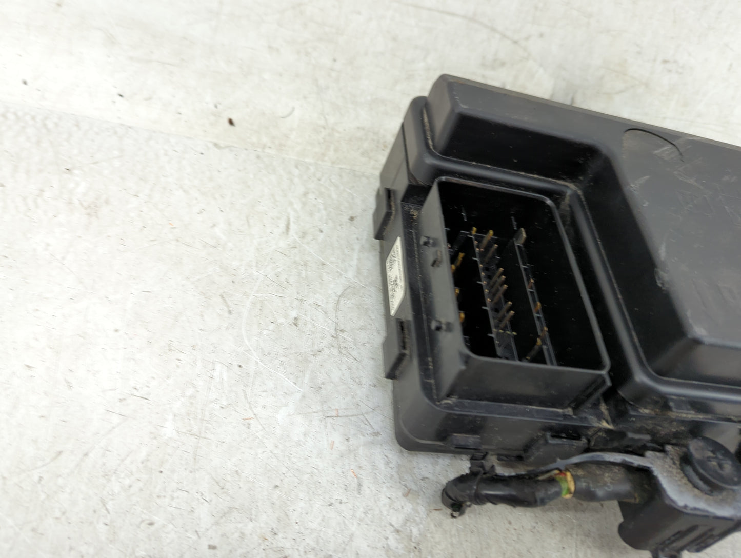 2016-2017 Lincoln Mkx Fusebox Fuse Box Panel Relay Module Fits Fits 2015 2016 2017 2018 OEM Used Auto Parts - Oemusedautopar