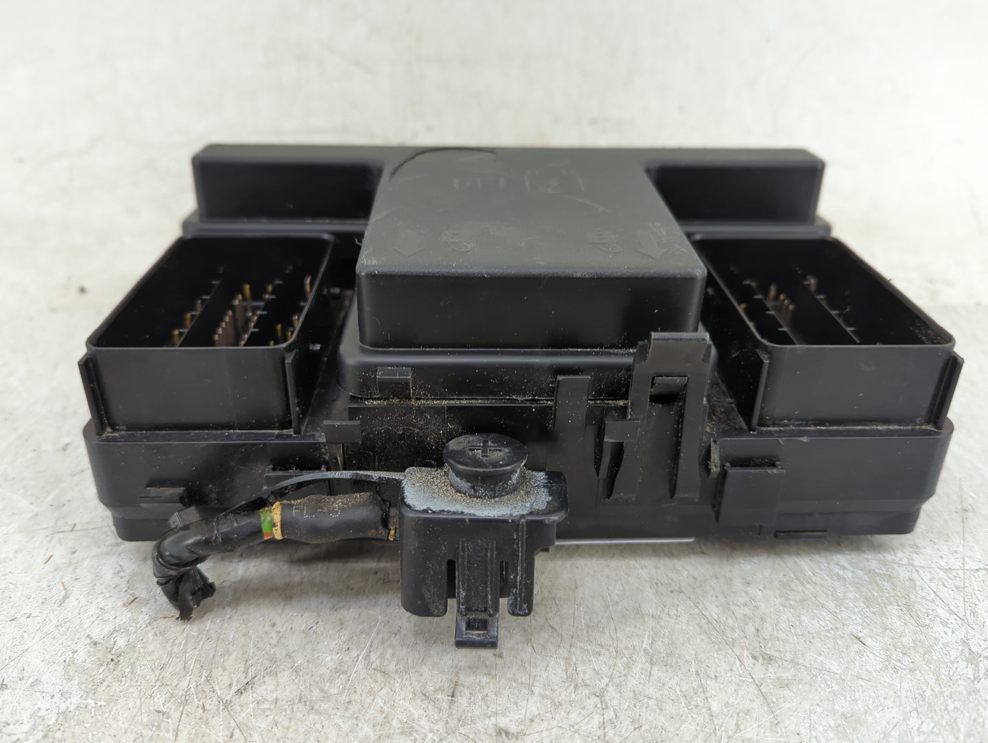 2016-2017 Lincoln Mkx Fusebox Fuse Box Panel Relay Module Fits Fits 2015 2016 2017 2018 OEM Used Auto Parts - Oemusedautopar