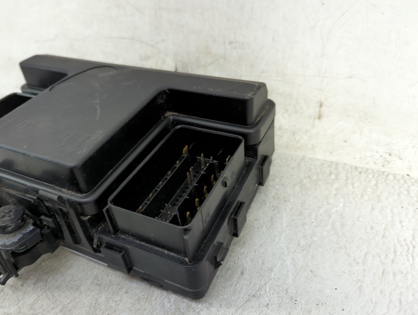 2016-2017 Lincoln Mkx Fusebox Fuse Box Panel Relay Module Fits Fits 2015 2016 2017 2018 OEM Used Auto Parts - Oemusedautopar