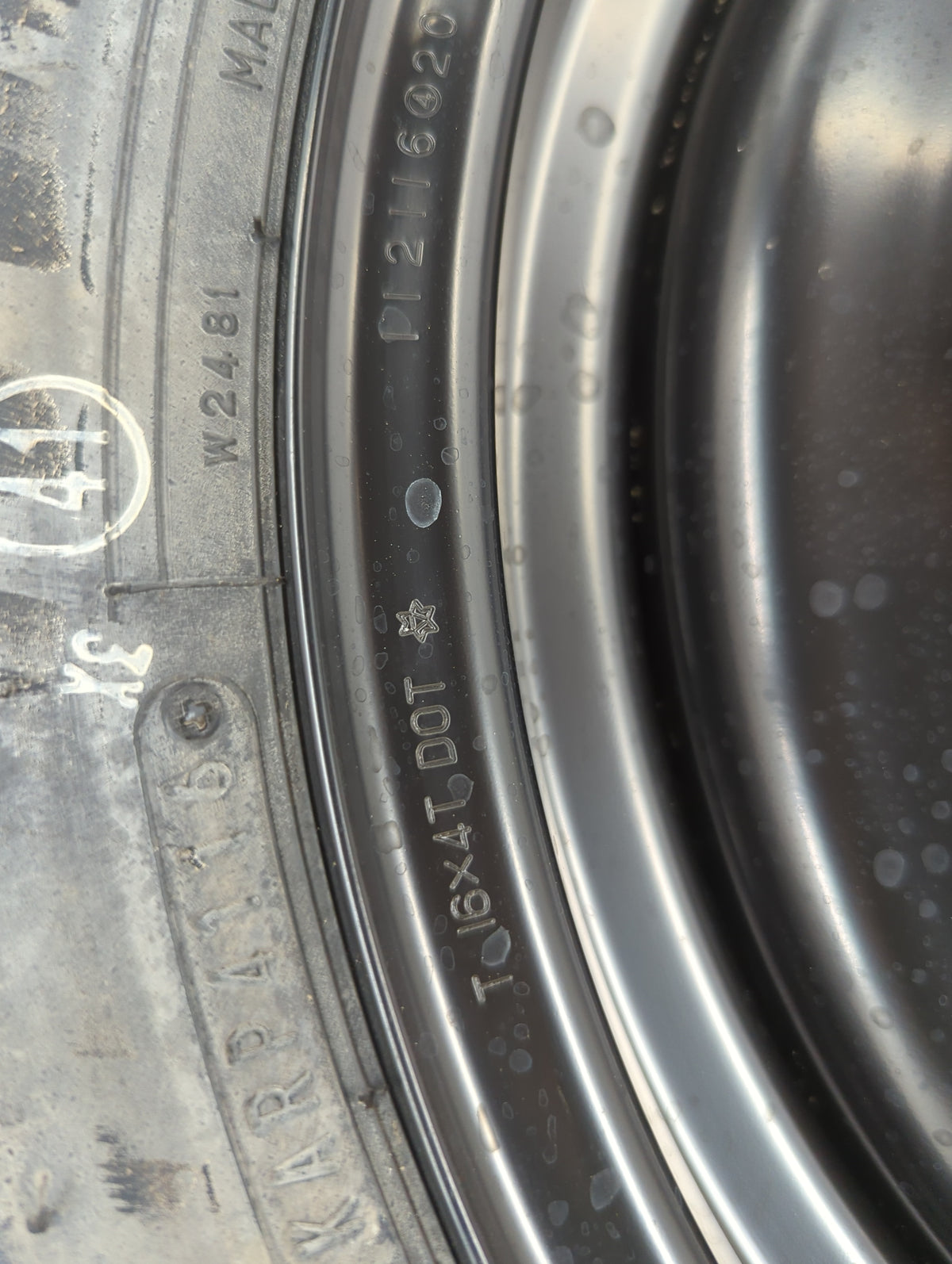 2017 Lincoln Mkx Spare Donut Tire Wheel Rim Oem - Oemusedautoparts1.com