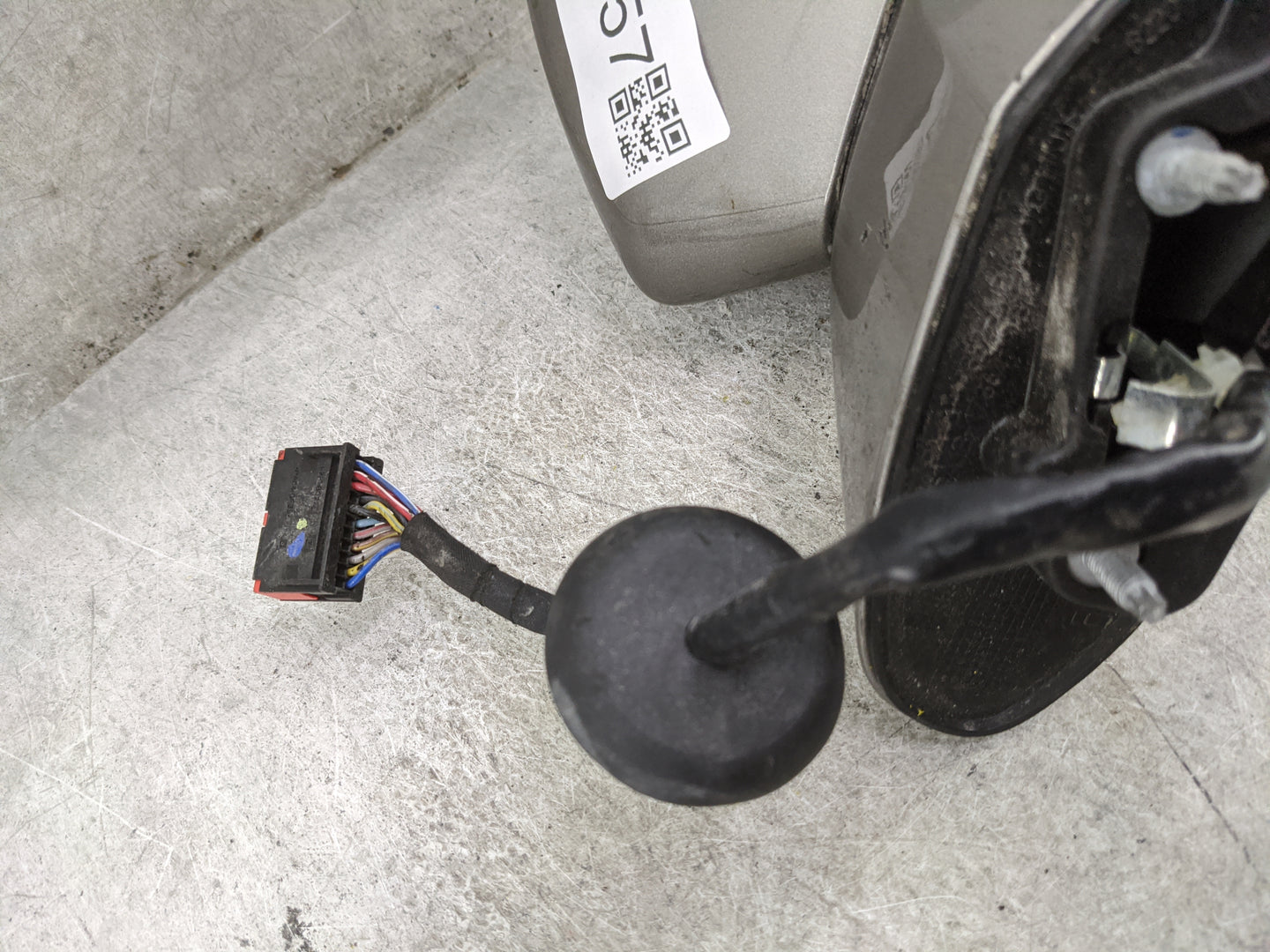 2016-2018 Lincoln Mkx Passenger Side View Mirror - Right Door Mirror OEM Used - Oemusedautoparts1.com