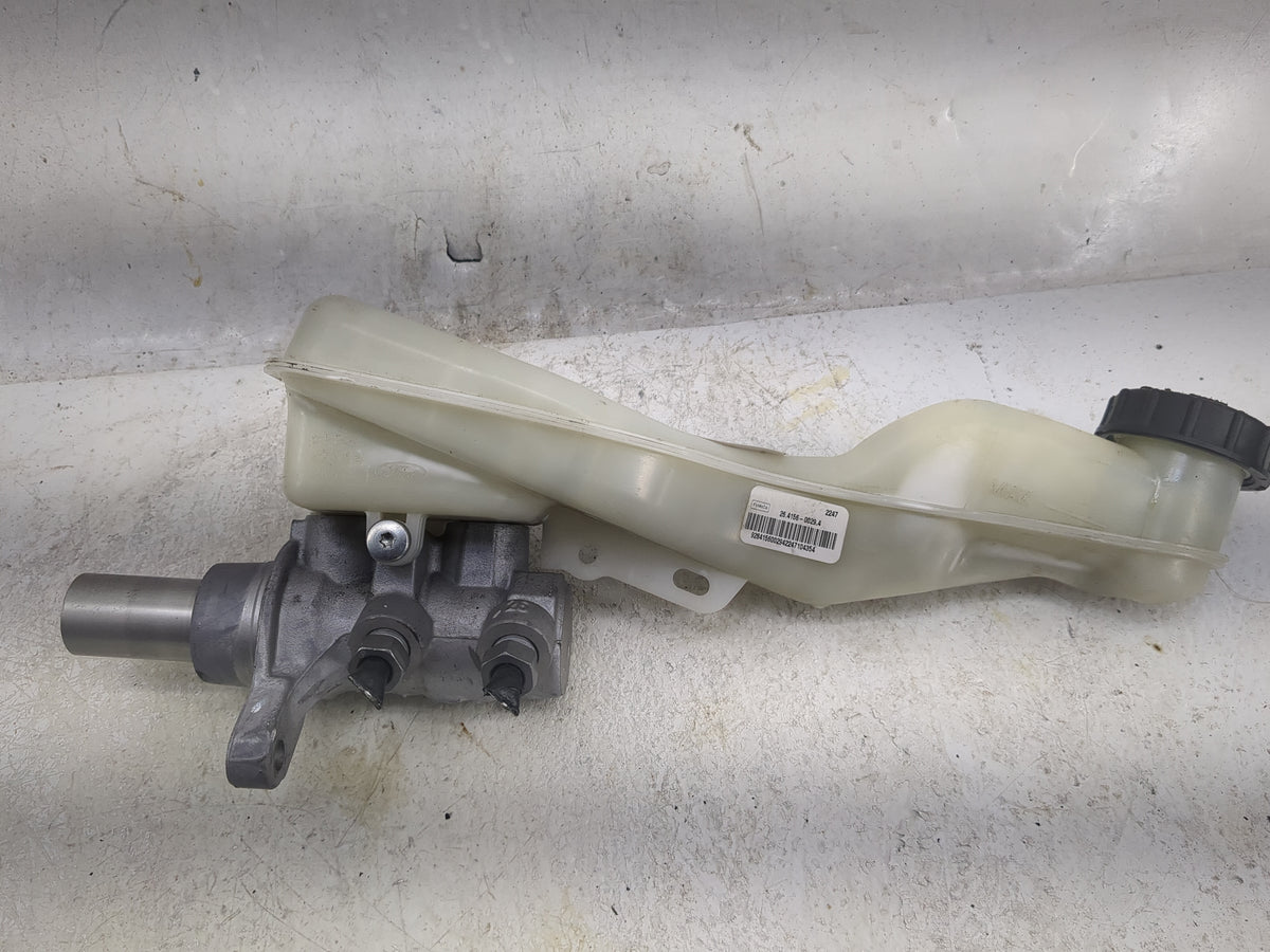 2016-2018 Lincoln Mkx Brake Master Cylinder 1497766 - Oemusedautoparts1.com