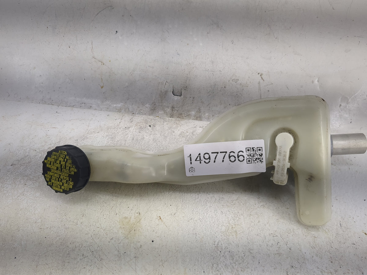 2016-2018 Lincoln Mkx Brake Master Cylinder 1497766 - Oemusedautoparts1.com