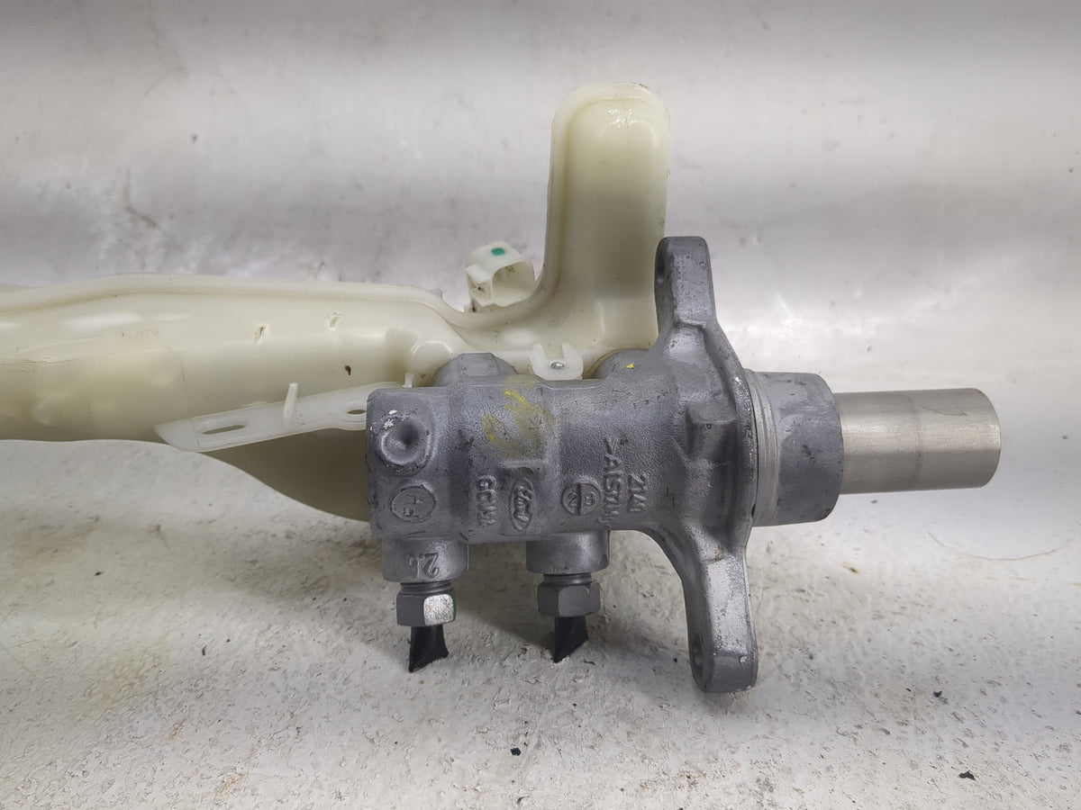2016-2018 Lincoln Mkx Brake Master Cylinder 1497766 - Oemusedautoparts1.com