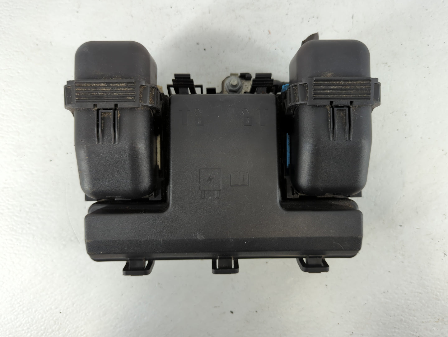 2016-2017 Lincoln Mkx Fusebox Fuse Box Panel Relay Module P/N:G2GT14A067BC-01 Fits Fits 2015 2016 2017 2018 OEM Used Auto Pa
