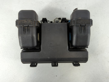 2016-2017 Lincoln Mkx Fusebox Fuse Box Panel Relay Module P/N:G2GT14A067BC-01 Fits Fits 2015 2016 2017 2018 OEM Used Auto Pa