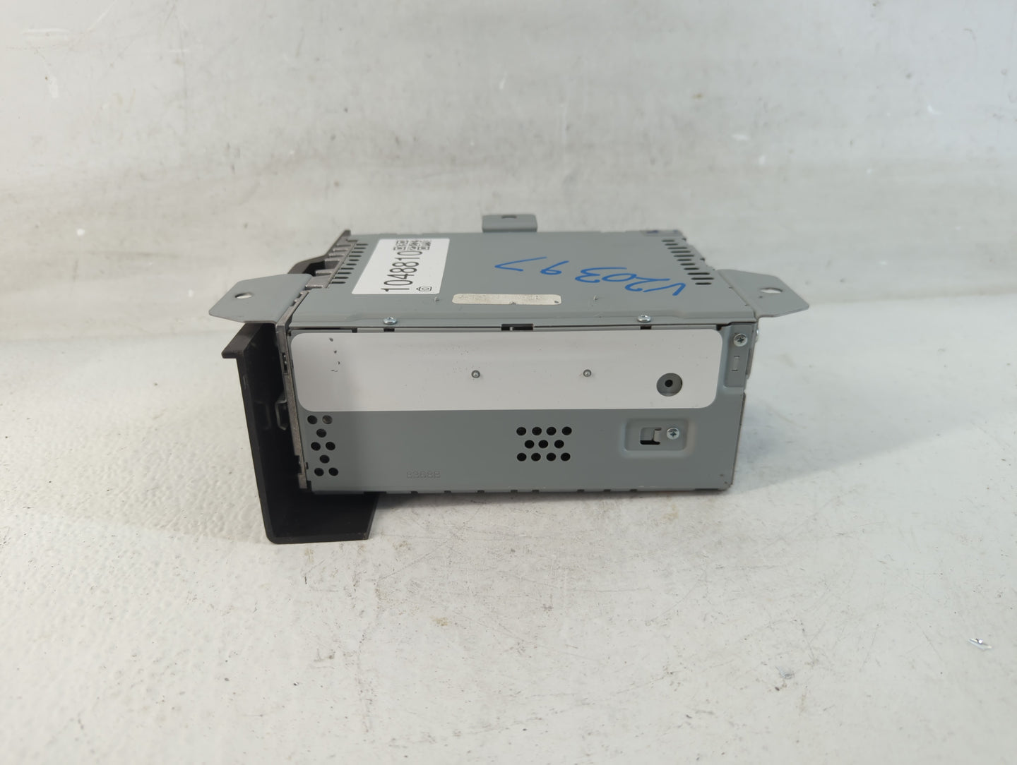 2017-2020 Lincoln Mkz Radio AM FM Cd Player Receiver Replacement P/N:HP5T-18D818-FA Fits Fits 2017 2018 2019 2020 OEM Used A