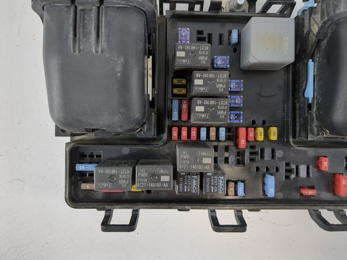 2018-2020 Lincoln Mkz Fusebox Fuse Box Panel Relay Module P/N:HG9T 14D058 DB Fits Fits 2018 2019 2020 OEM Used Auto Parts - 