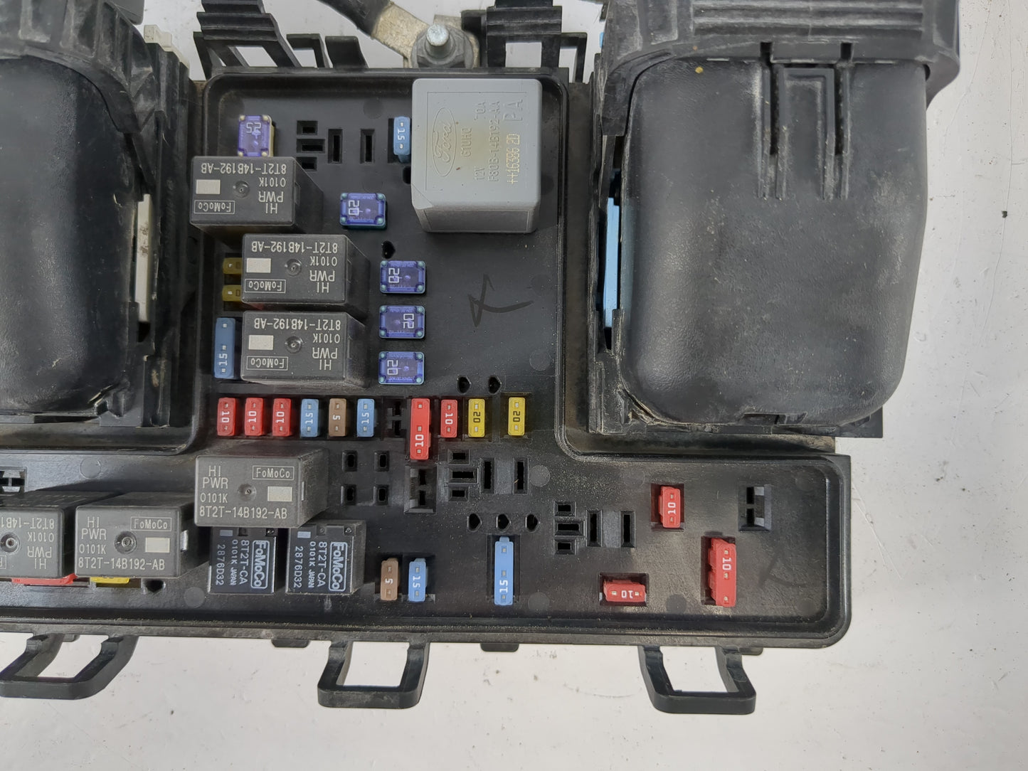 2018-2020 Lincoln Mkz Fusebox Fuse Box Panel Relay Module P/N:HG9T 14D058 DB Fits Fits 2018 2019 2020 OEM Used Auto Parts - 