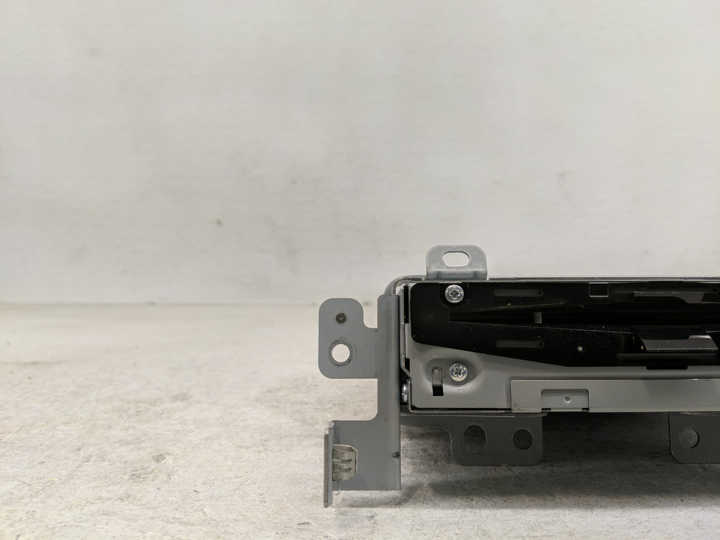 2017 Lincoln Mkz Radio AM FM Cd Player Receiver Replacement P/N:HP5T-18C830-AC Fits OEM Used Auto Parts - Oemusedautoparts1.