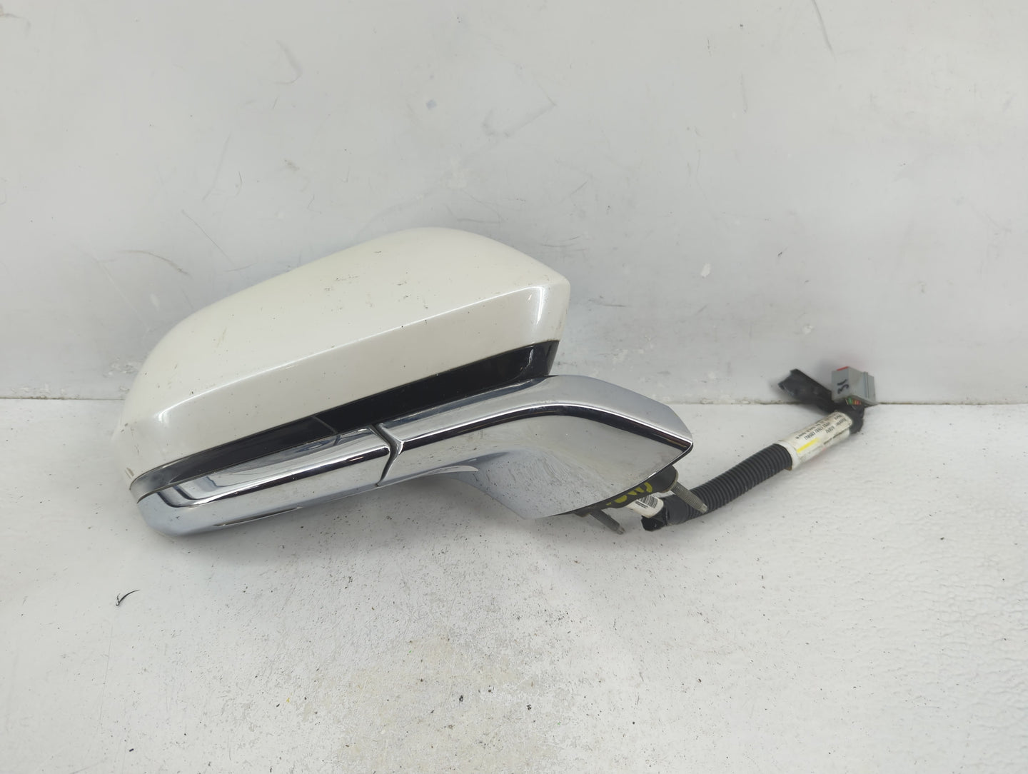 2017-2020 Lincoln Mkz Passenger Side View Mirror - Right Door Mirror OEM Used - Oemusedautoparts1.com