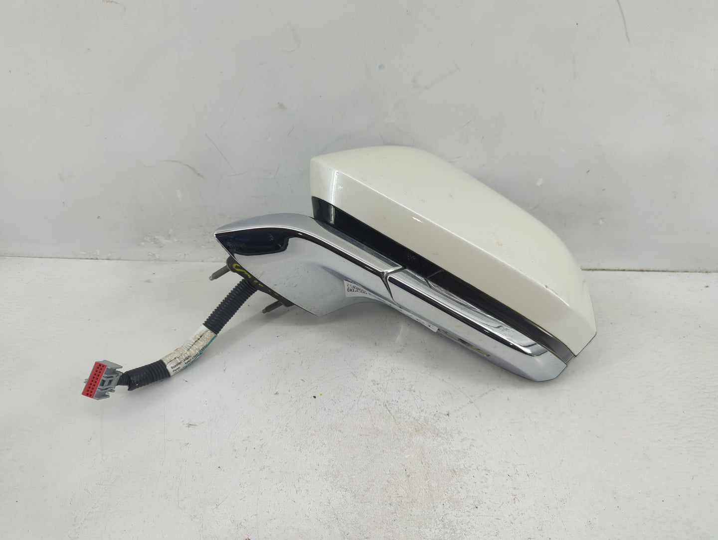 2017-2020 Lincoln Mkz Driver Side View Mirror - Left Door Mirror OEM Used - Oemusedautoparts1.com