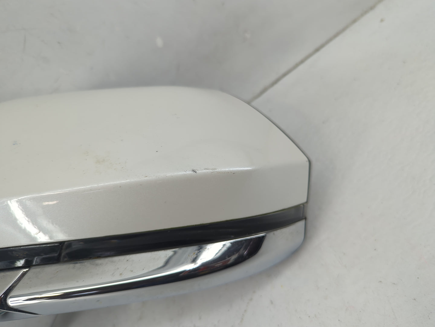 2017-2020 Lincoln Mkz Driver Side View Mirror - Left Door Mirror OEM Used - Oemusedautoparts1.com