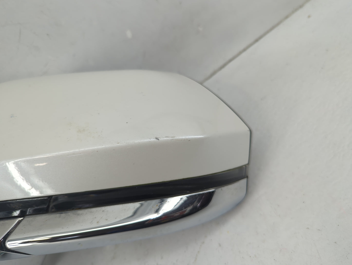 2017-2020 Lincoln Mkz Driver Side View Mirror - Left Door Mirror OEM Used - Oemusedautoparts1.com