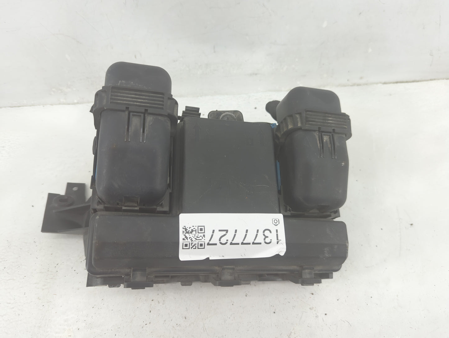 2017-2020 Lincoln Mkz Fusebox Fuse Box Panel Relay Module P/N:G2GT14A075AA Fits Fits 2017 2018 2019 2020 OEM Used Auto Parts