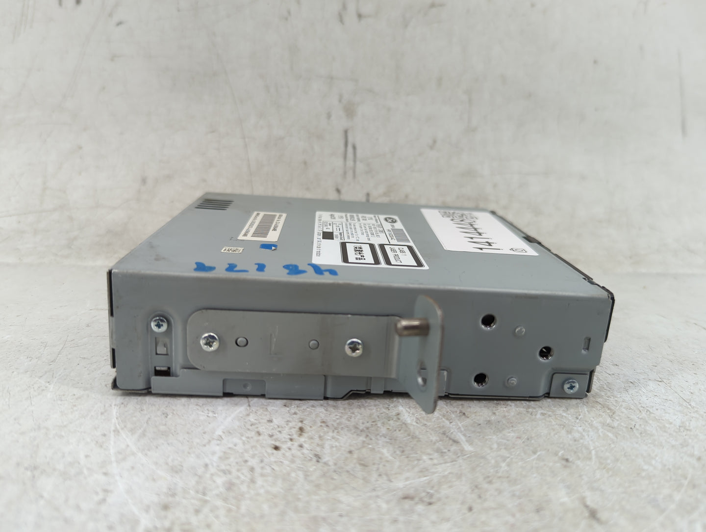 2017 Lincoln Mkz Radio AM FM Cd Player Receiver Replacement P/N:HP5T-18C830-AC Fits OEM Used Auto Parts - Oemusedautoparts1.