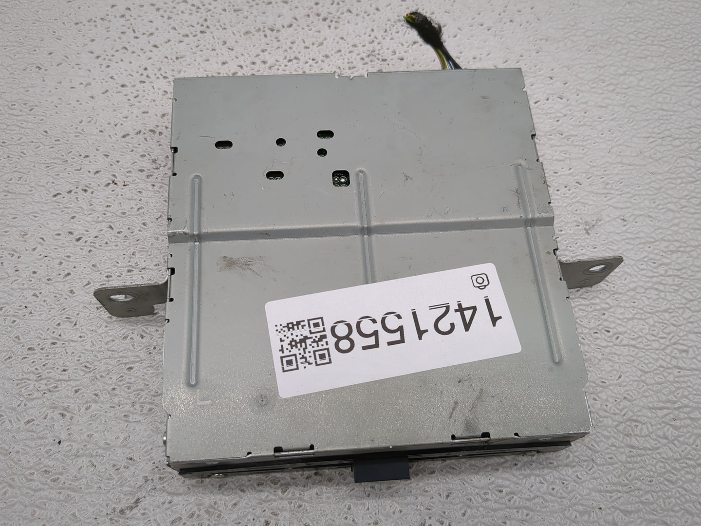 2017 Lincoln Mkz Radio AM FM Cd Player Receiver Replacement P/N:FP5T-18C830-AD Fits OEM Used Auto Parts - Oemusedautoparts1.