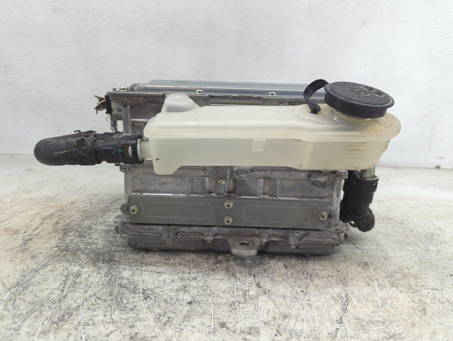 2013 Mkz Ac Dc Power Control Module Accessory Computer Power Inverter - Oemusedautoparts1.com