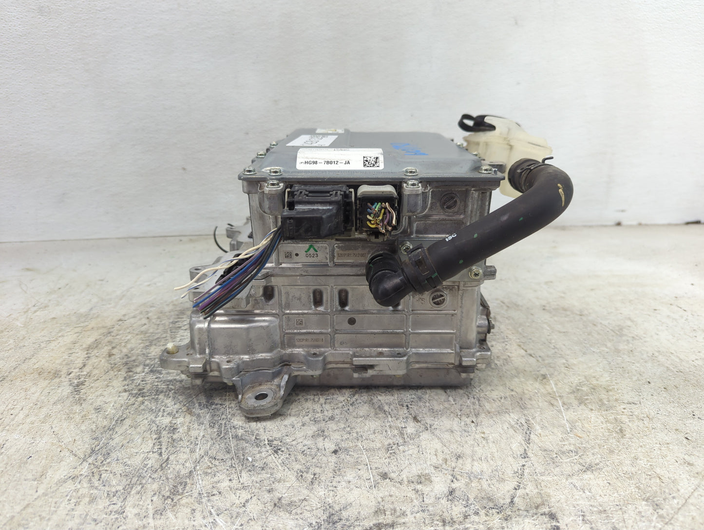 2013 Mkz Ac Dc Power Control Module Accessory Computer Power Inverter - Oemusedautoparts1.com