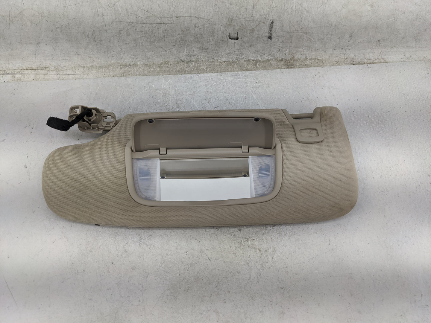 2015-2017 Lincoln Mkz Sun Visor Shade Replacement Driver Left Mirror Fits Fits 2015 2016 2017 OEM Used Auto Parts - Oemuseda