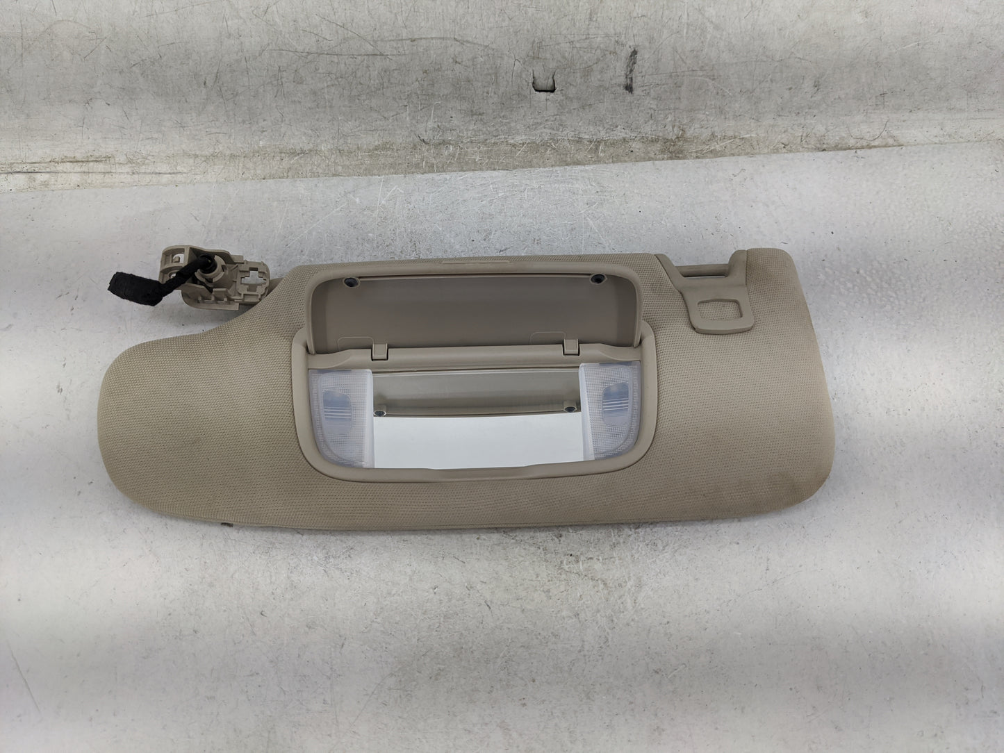 2015-2017 Lincoln Mkz Sun Visor Shade Replacement Driver Left Mirror Fits Fits 2015 2016 2017 OEM Used Auto Parts - Oemuseda