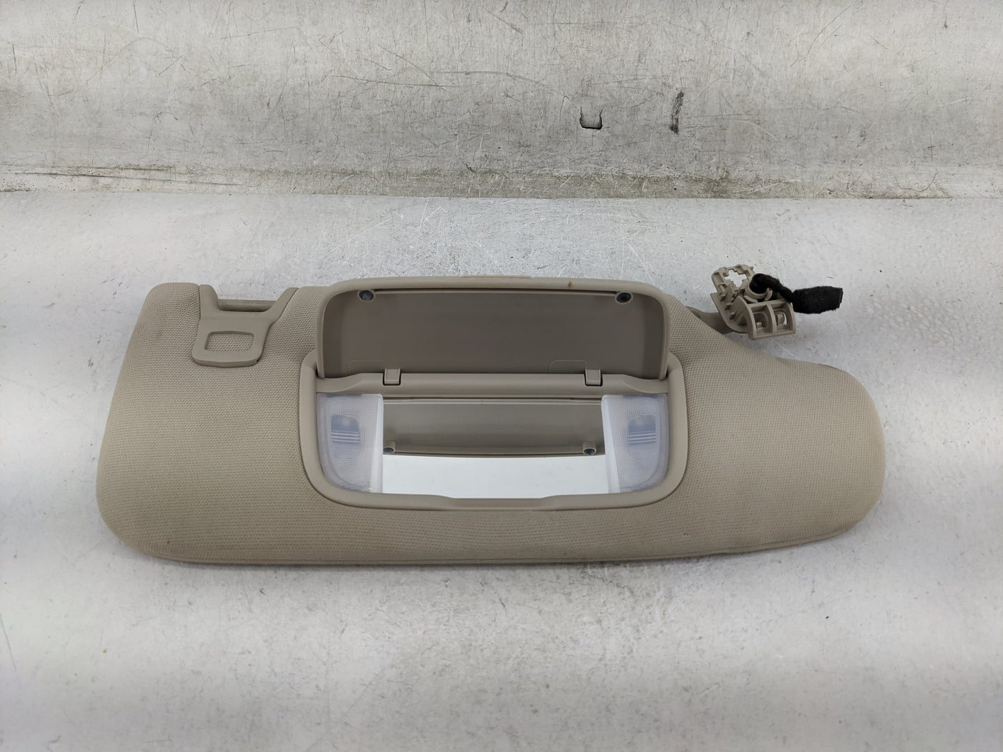 2015-2017 Lincoln Mkz Sun Visor Shade Replacement Passenger Right Mirror Fits Fits 2015 2016 2017 OEM Used Auto Parts - Oemu