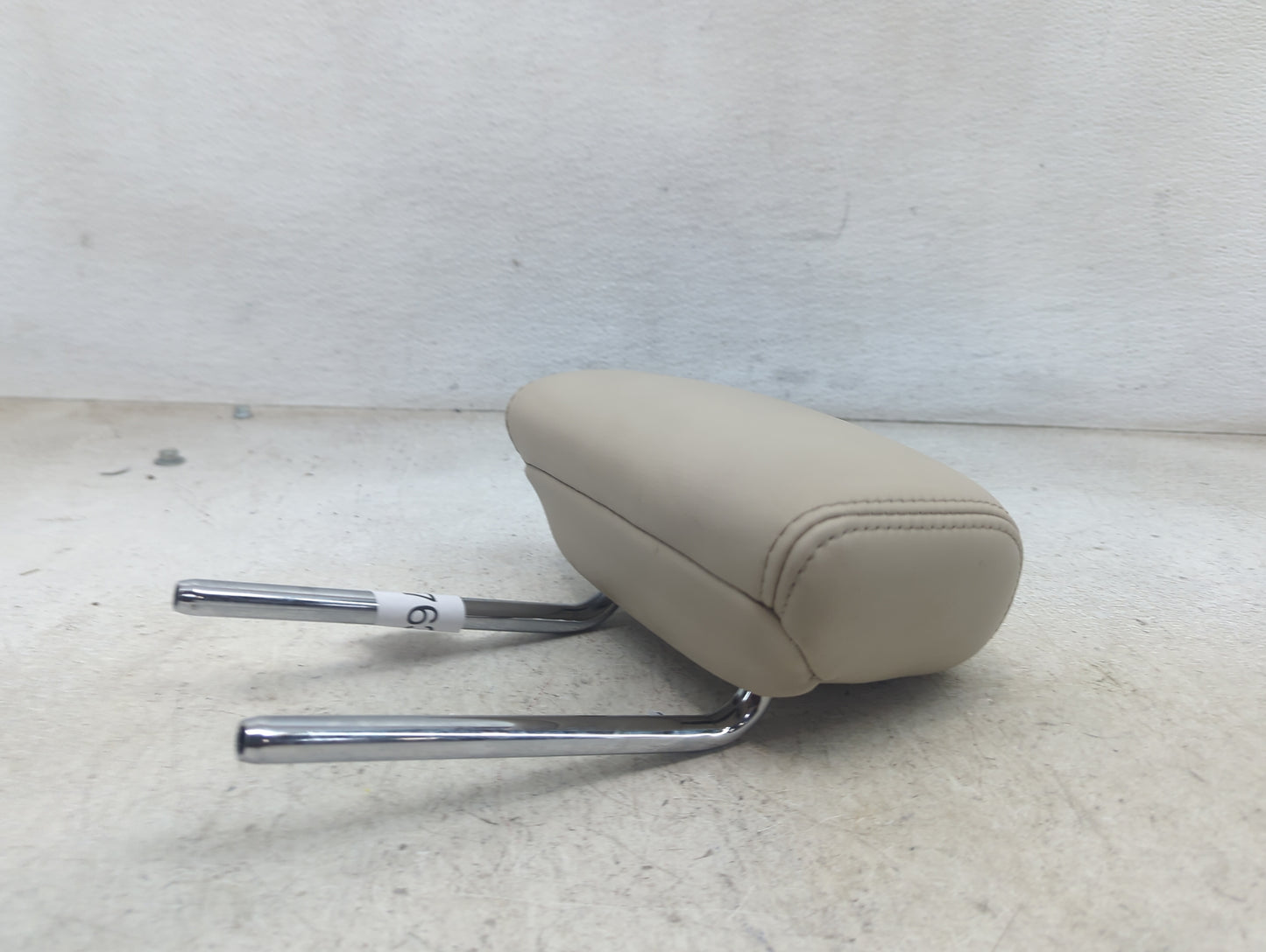 2017 Lincoln Mkz Headrest Head Rest Rear Seat Fits OEM Used Auto Parts - Oemusedautoparts1.com