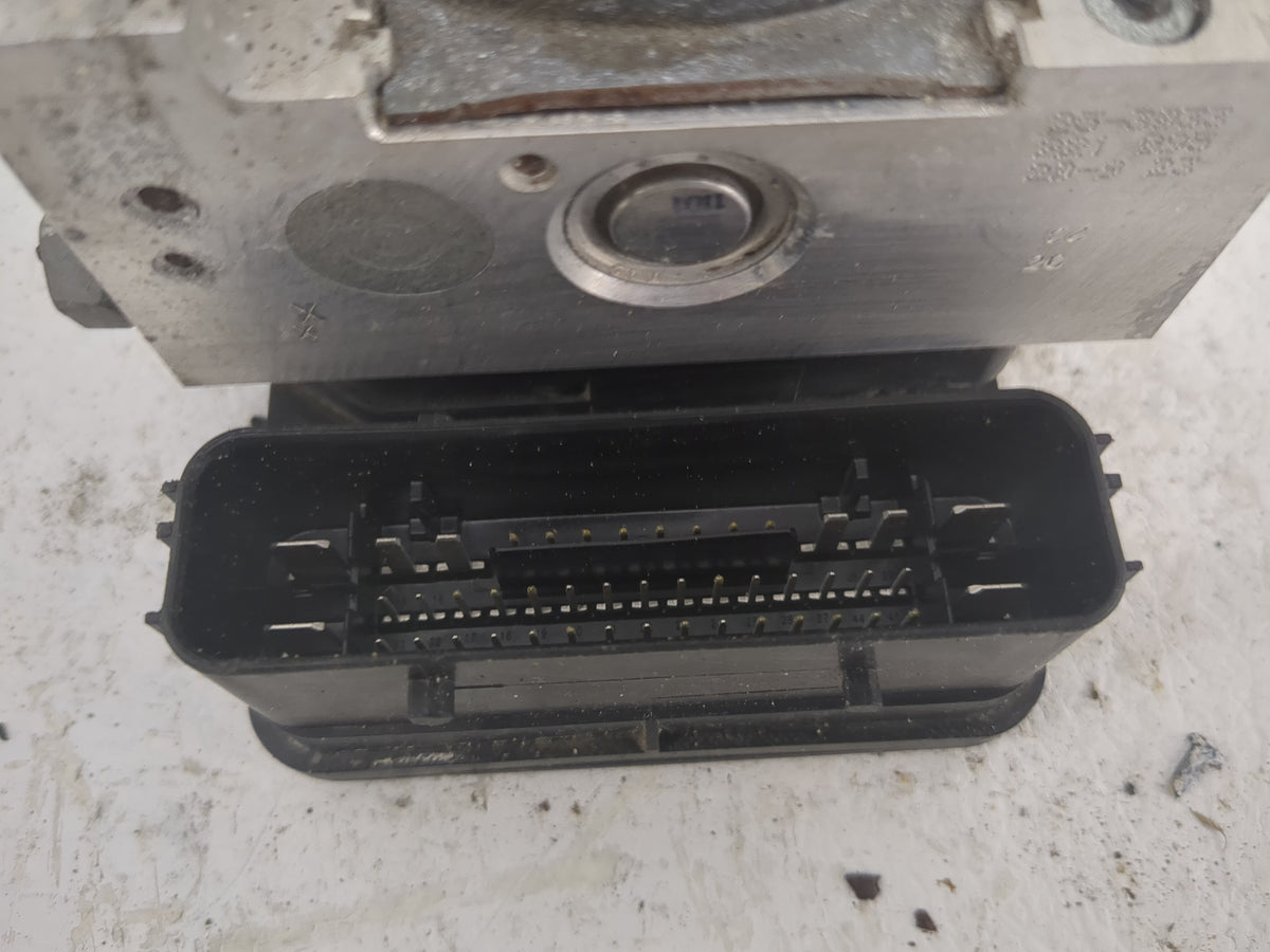 2018 Lincoln Mkz ABS Pump Control Module Replacement P/N:HG9C-2C219-AH 57931000C3 Fits Fits 2017 OEM Used Auto Parts - Oemus